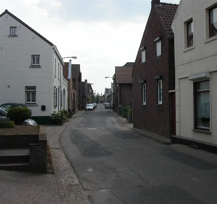 De Daalstraot. In eerste instantie de route vanuit Catsop naar het Seeckendaal en de heide, later een drukke verbindingsweg voor het verkeer van en naar Geulle.
